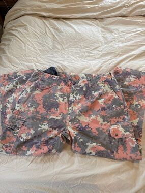 Men’s lost Pink Camo Cargo pants
